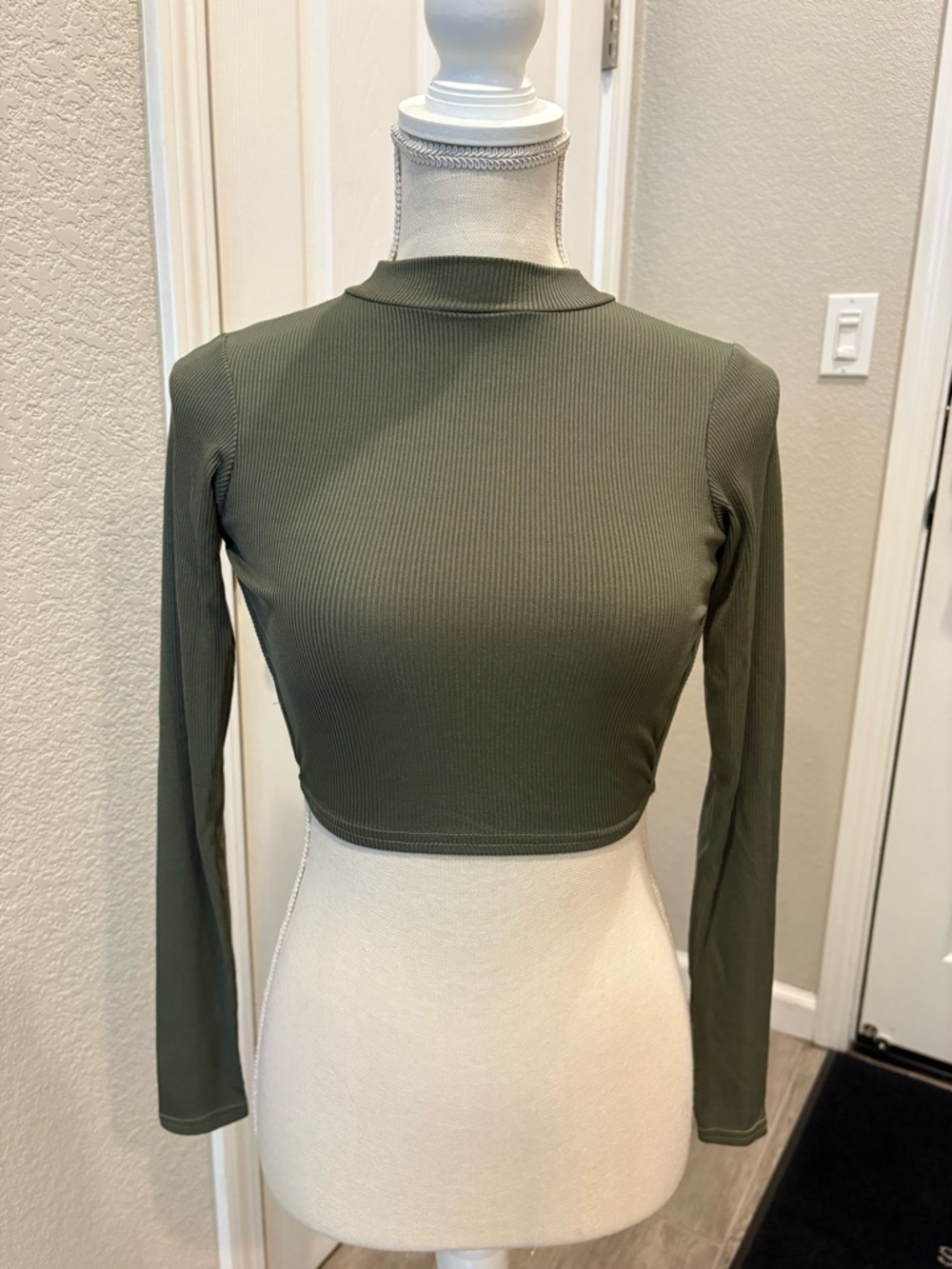 Nasty Gal Olive Ribbed Long-Sleeve Cropped Tee